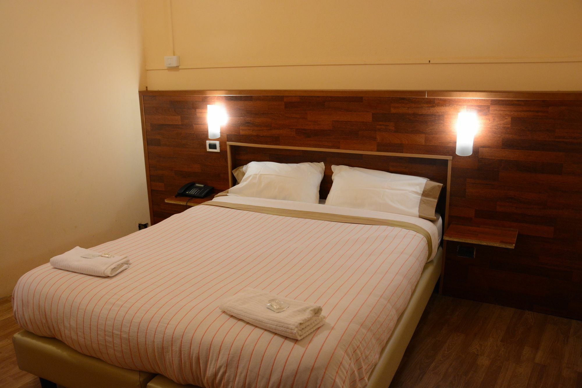 ג'נובה Albergo Royal מראה חיצוני תמונה